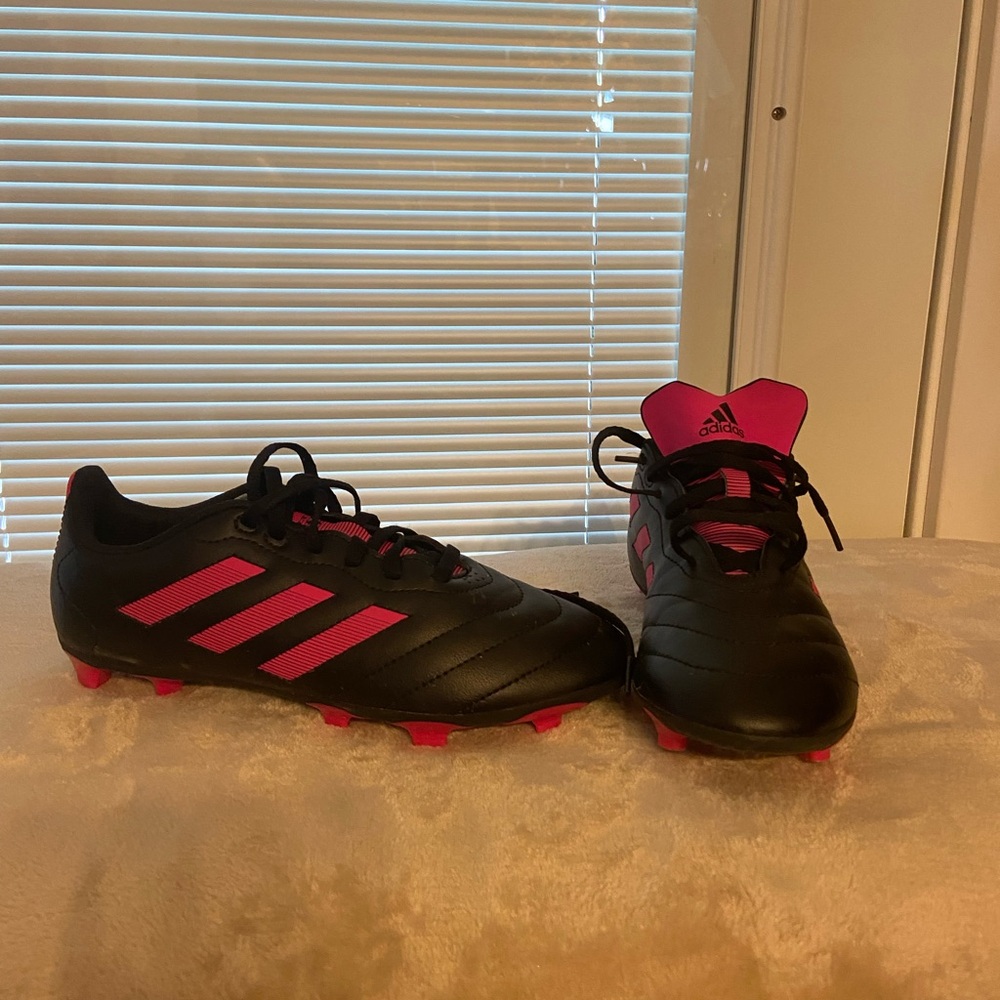 Soccer cleats